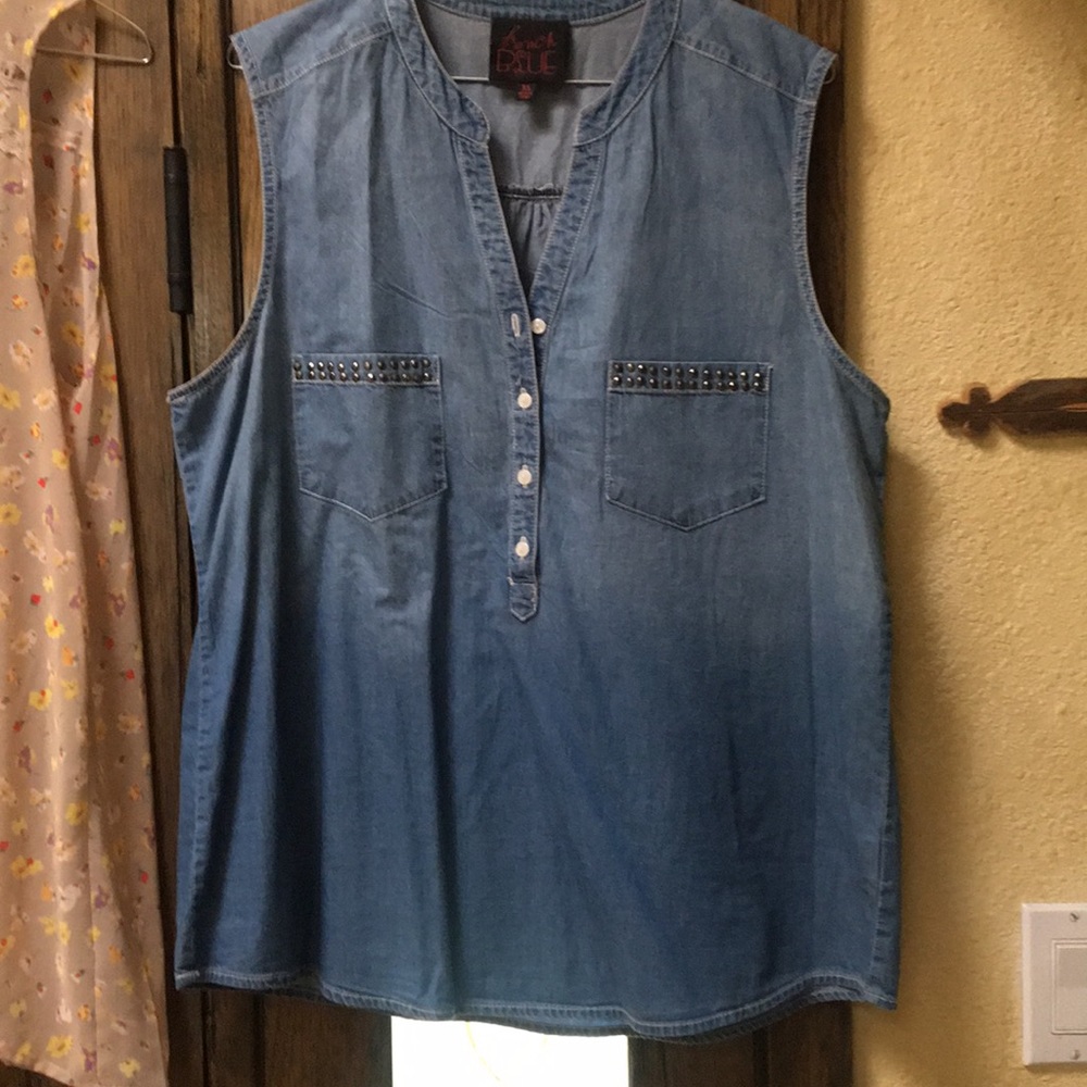 🏵🏵🏵Buy1Get1Free Denim sleeveless blouse